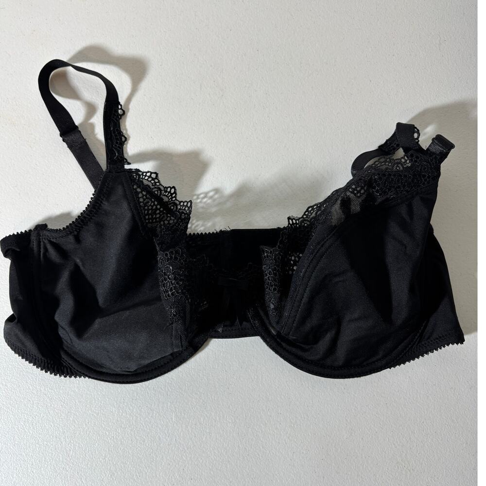 Delta Burke Size 40C Black Underwire Lace Details Balconette Demi Bra Non-padded